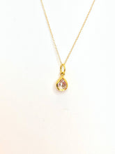 Teardrop diamond pendant, 18 K - abigailheche